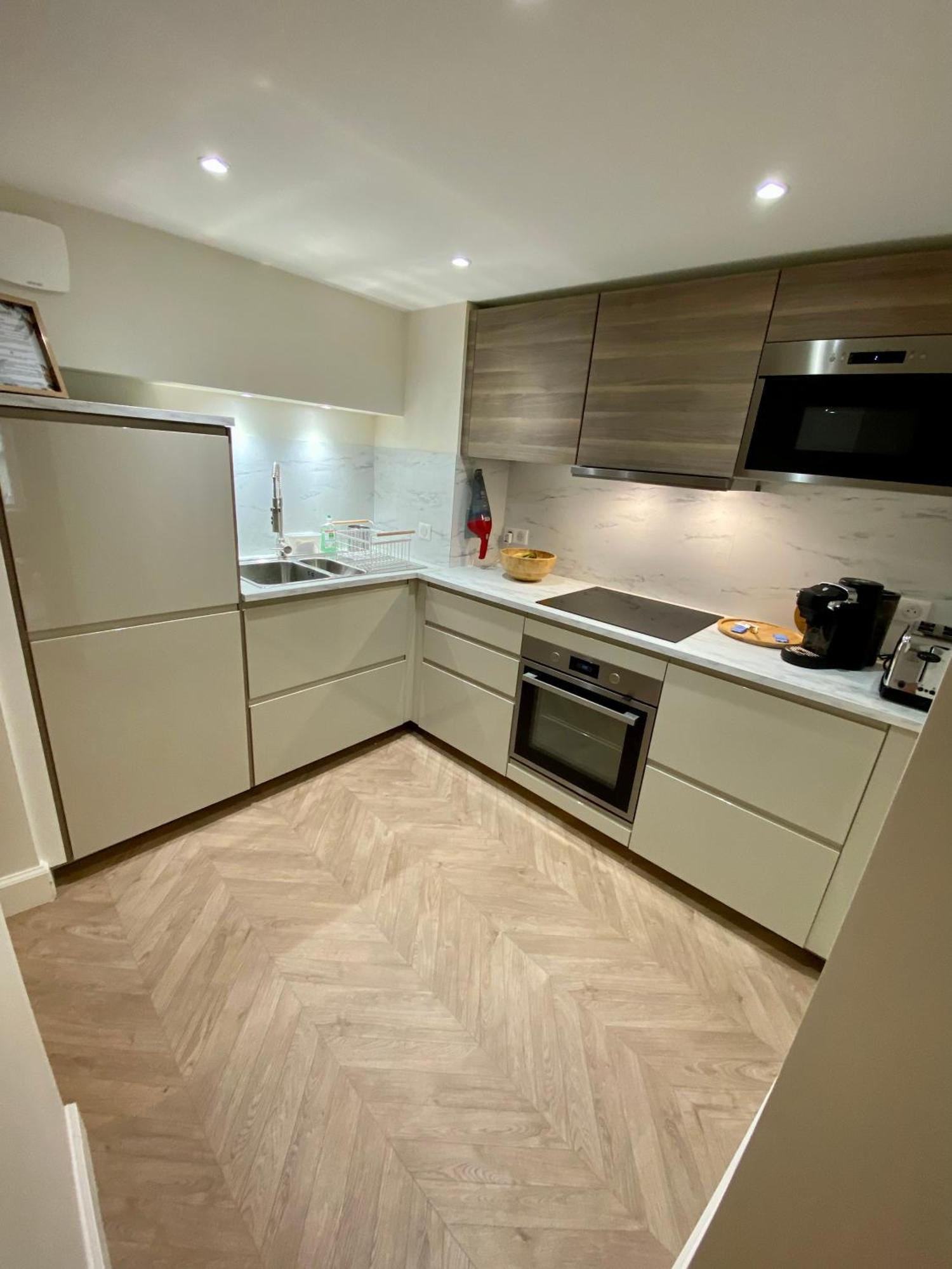 Superbe Appartement Terrasse Et Parking Gratuit Auxerre Eksteriør billede